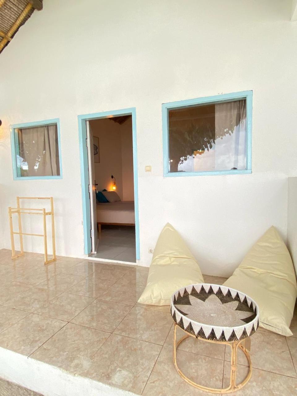 Surf Shack Grupuk Hotell Bumbang Exteriör bild