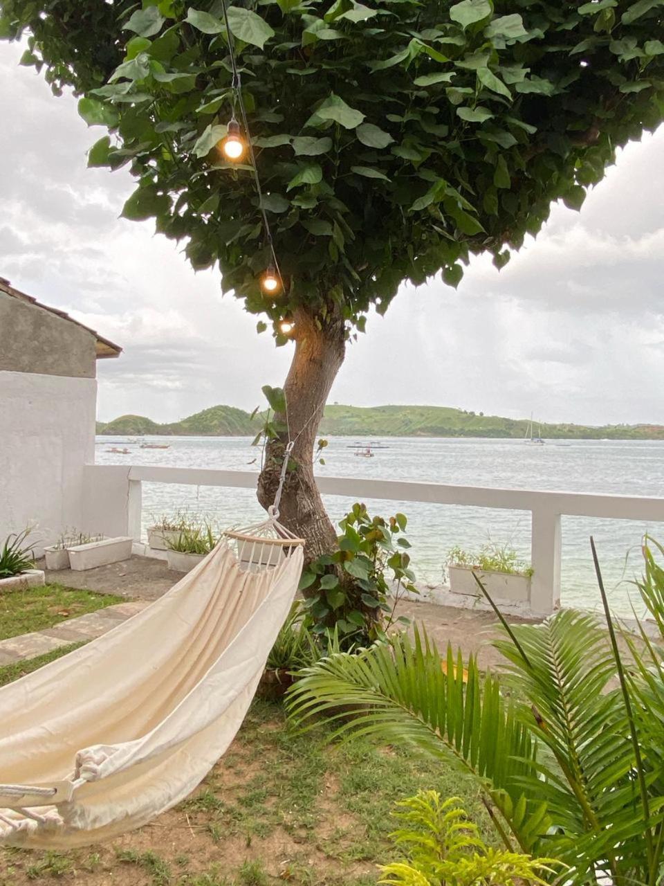Surf Shack Grupuk Hotell Bumbang Exteriör bild