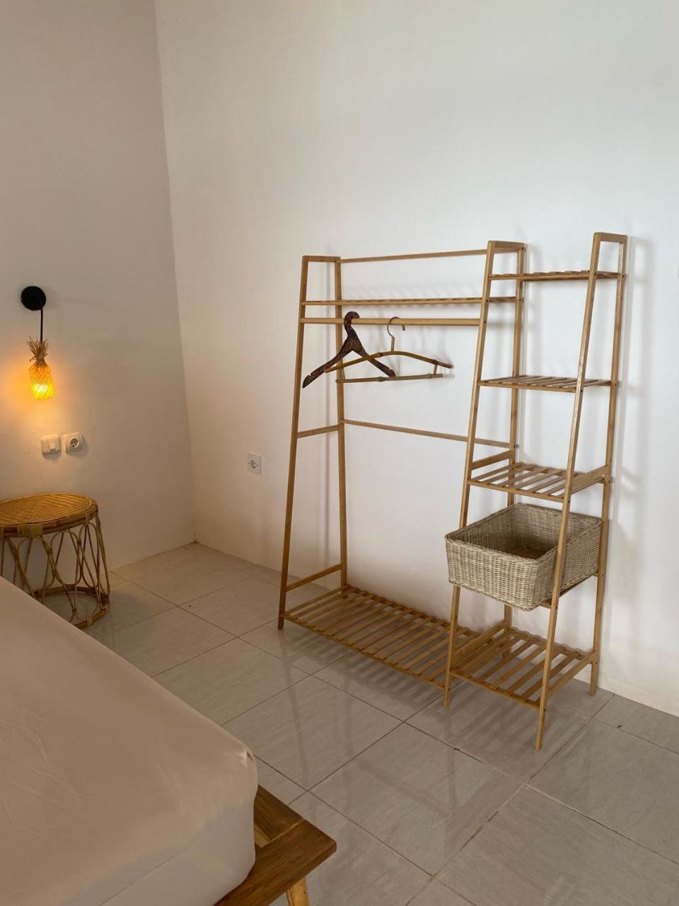 Surf Shack Grupuk Hotell Bumbang Exteriör bild