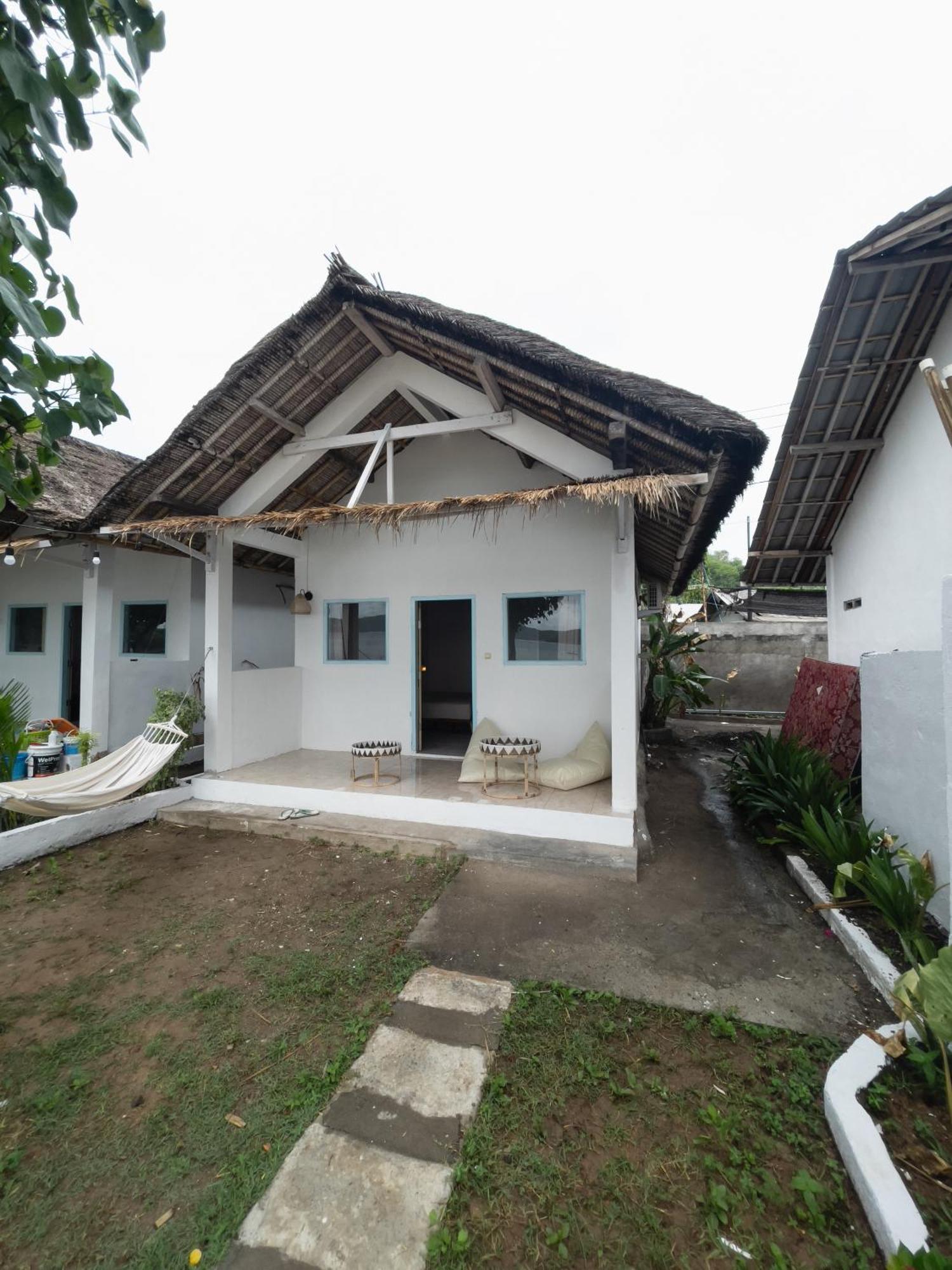 Surf Shack Grupuk Hotell Bumbang Exteriör bild